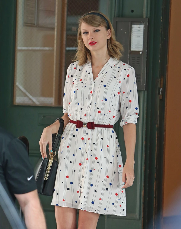 H Taylor Swift φοράει Tommy Hilfiger x Zooey Deschanel | Celebrities